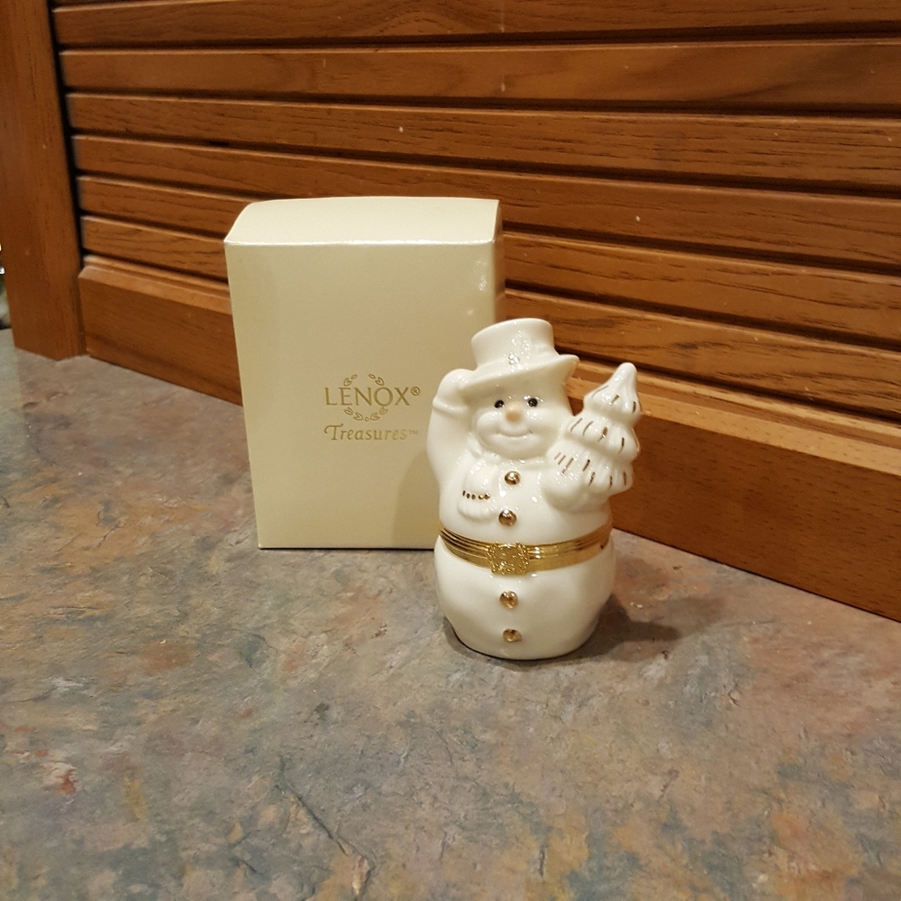 Lenox Treasures Snowman's Surprise